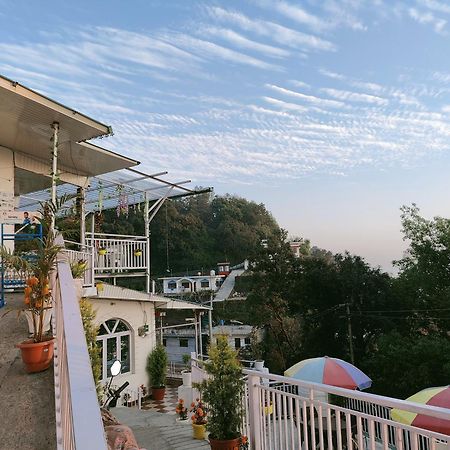 Golden Oak Villa Mussoorie Esterno foto