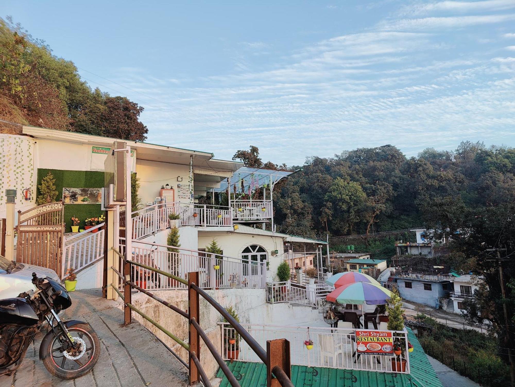 Golden Oak Villa Mussoorie Esterno foto